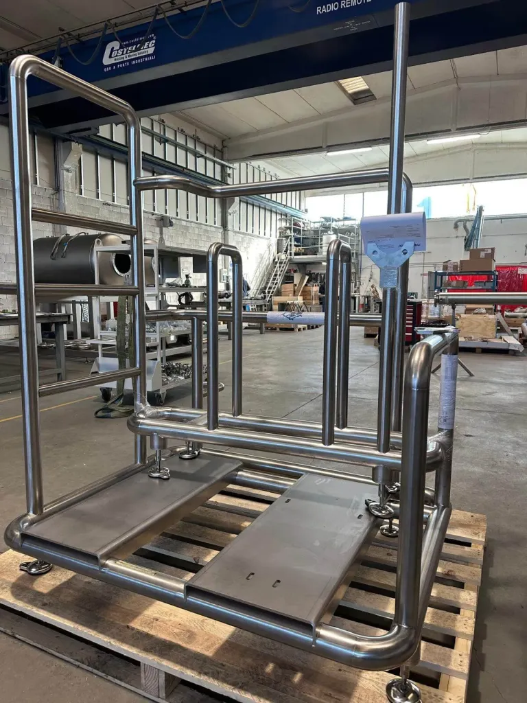Home 17 Carrello in acciaio inox per impianto alimentare