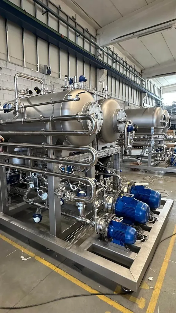 Home 6 Skid di processo in acciaio inox con pompe