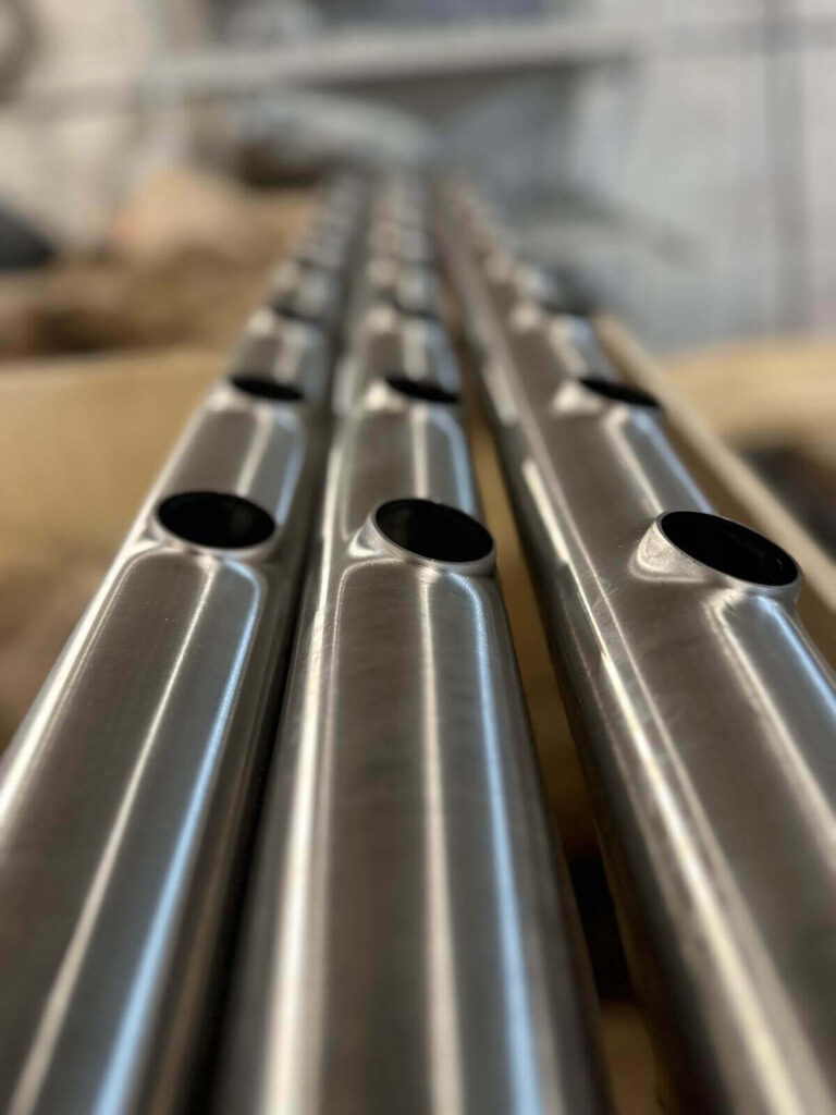 Chi Siamo 4 tubi acciaio inox lucidati parmatec